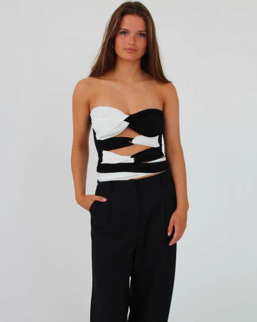 ALVILDA top, sort/hvid