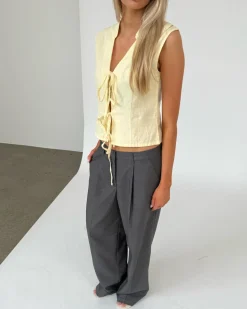ANNIKA top med bindebånd, gul