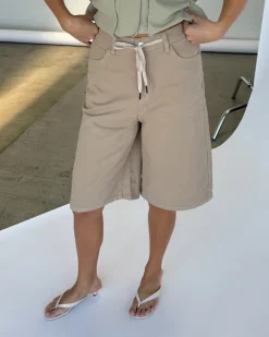 AVERY jorts, sand