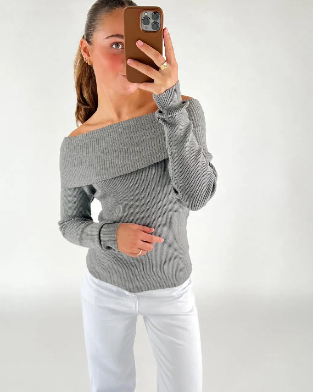 CAMINE off shoulder strik, grå