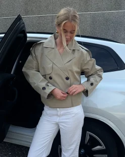 CARLIE kort trenchcoat, beige