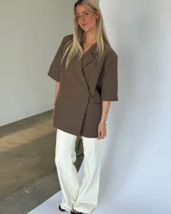 MINNIE oversized kortærmet blazer, brun