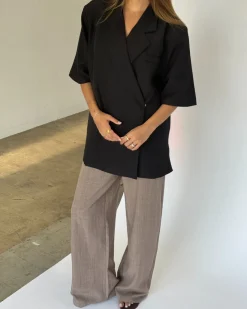 MINNIE oversized kortærmet blazer, sort