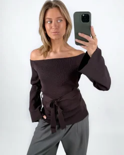 SAVANNA off shoulder strik, brun