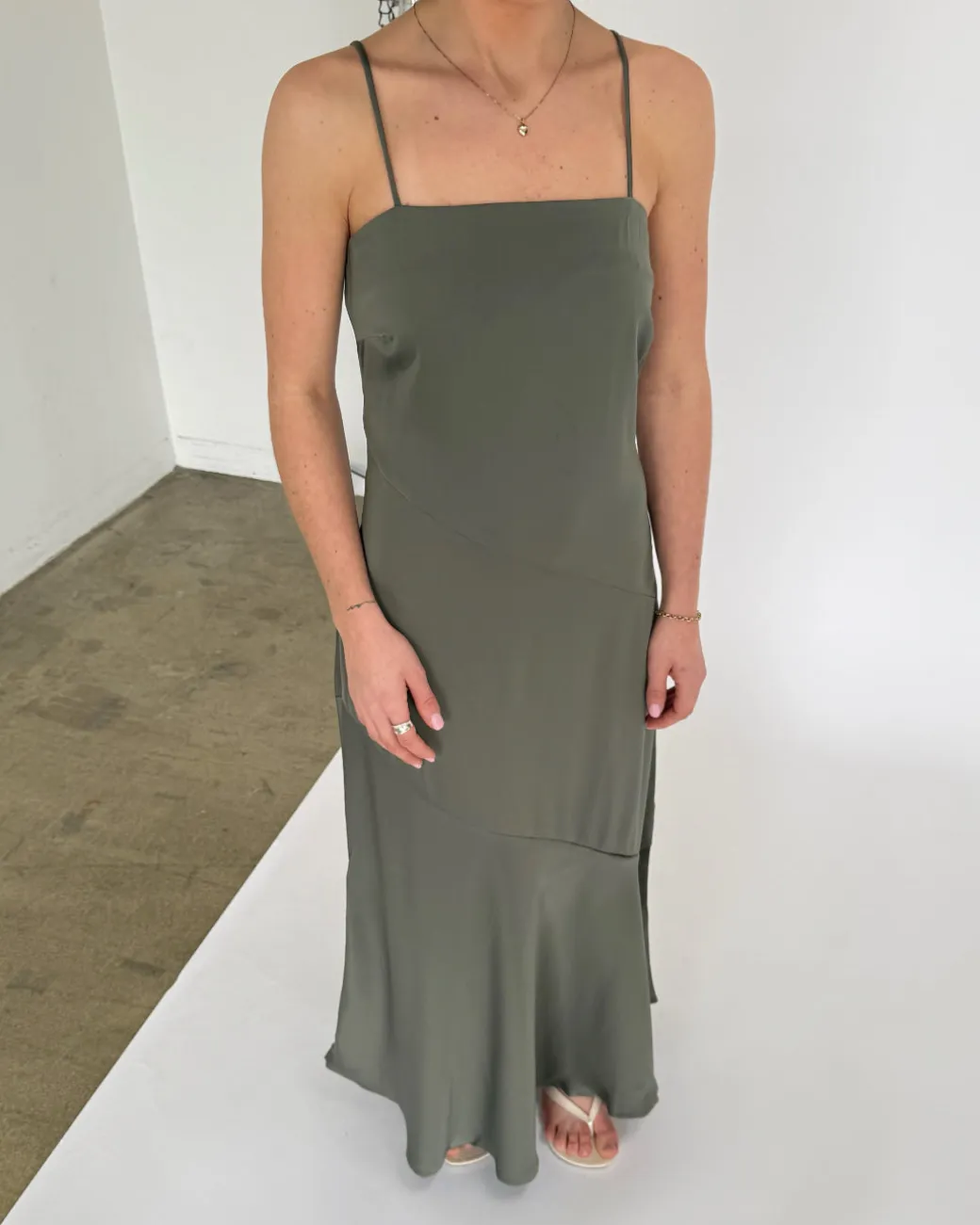 SYLVIE maxi kjole, army