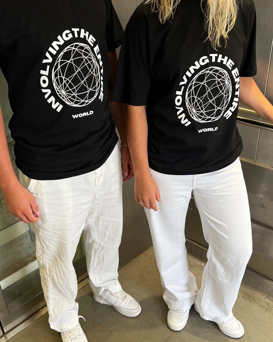 WORLD t-shirt, sort/hvid